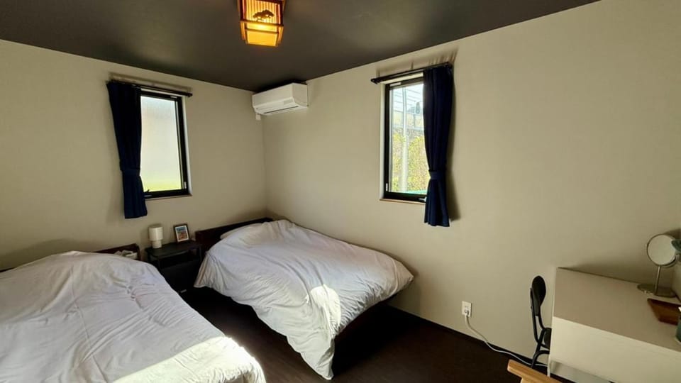Bed, Photo of the whole room, Bedroom, hair dresser