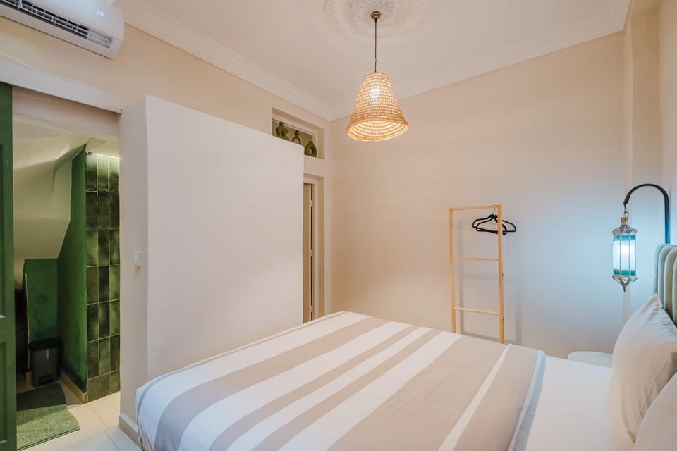 Bed, Photo of the whole room, Bedroom, air conditioner
