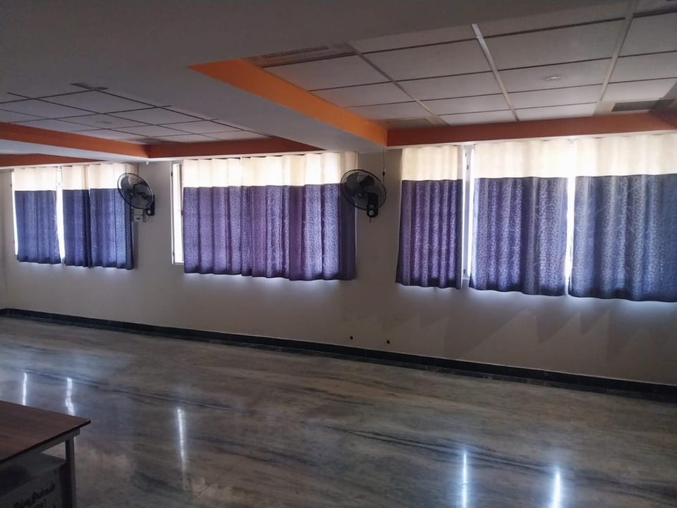 Restaurant/places to eat, Banquet/Function facilities