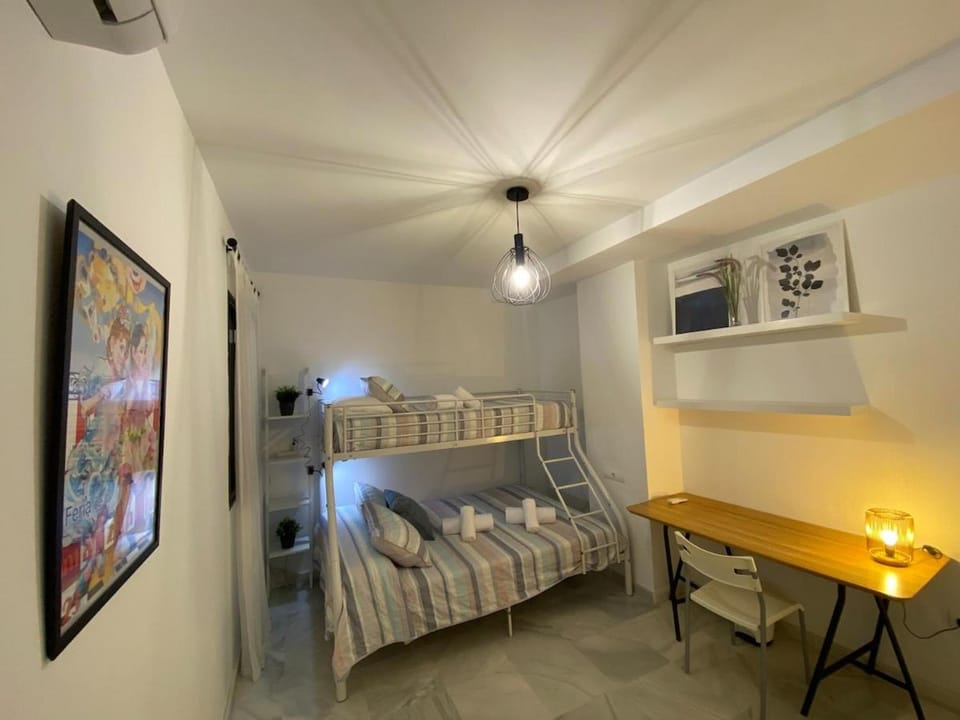 Bed, Photo of the whole room, Seating area, Bedroom, heating, towels, air conditioner