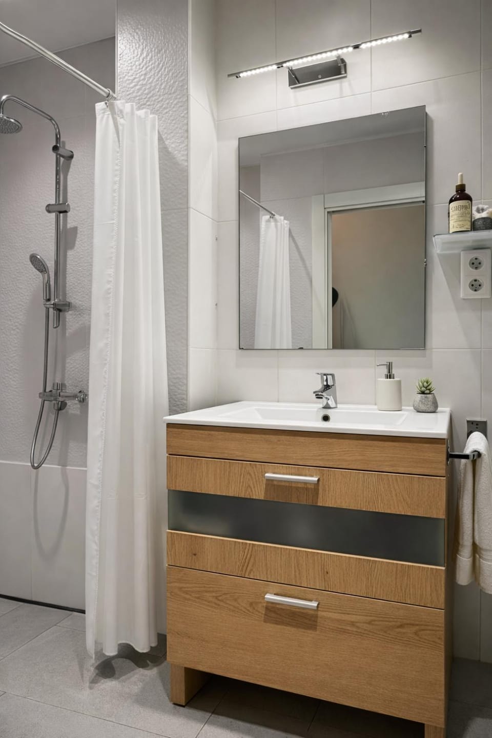 Shower, Bathroom, towels