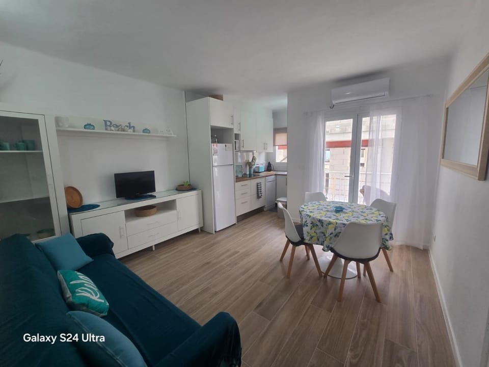TV and multimedia, Living room, Dining area