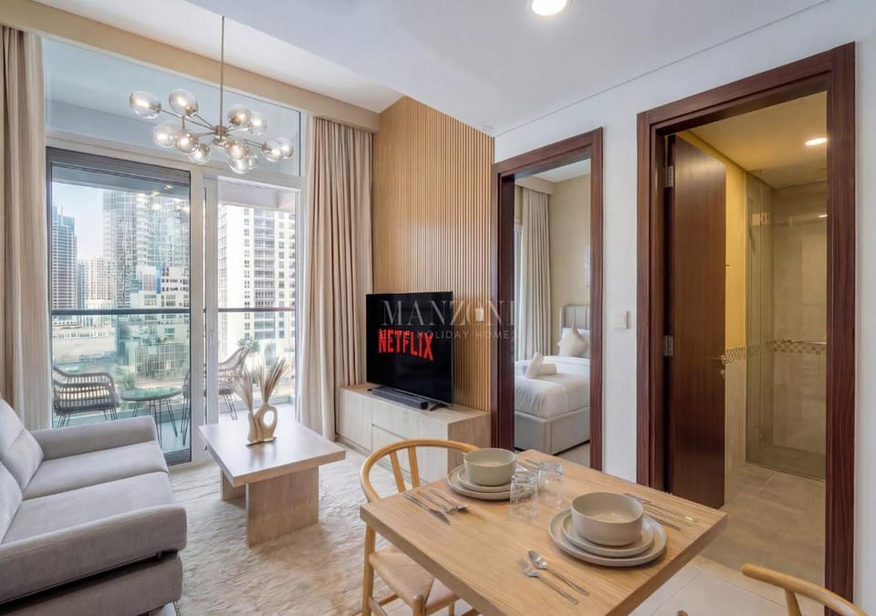 Lounge or bar, kitchen