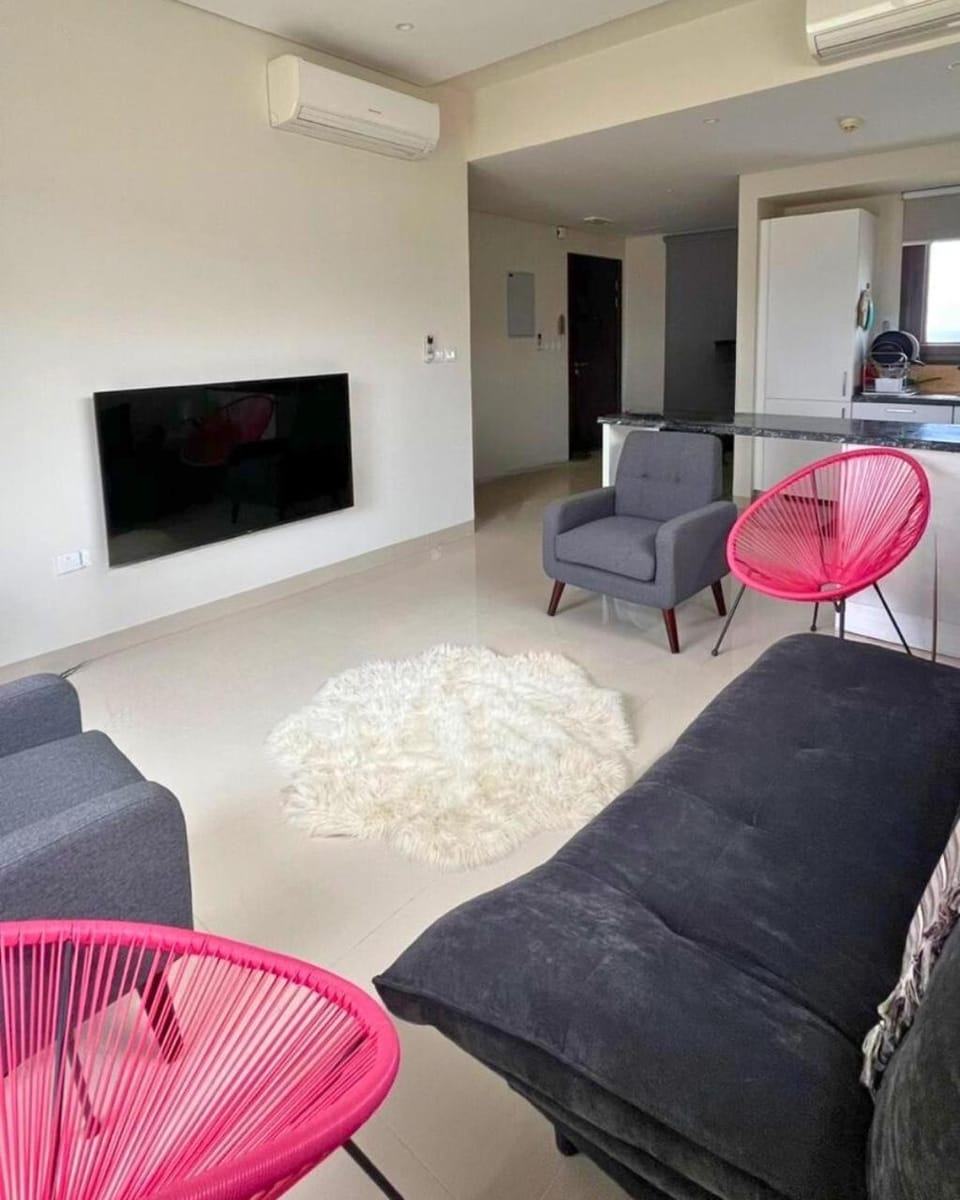 Communal lounge/ TV room, Bed, Living room, Seating area, Evening entertainment, air conditioner