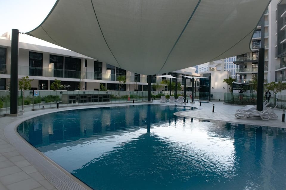 Prime Masdar City 1BR, Near Airport & Yas Island Apartment in Abu Dhabi
