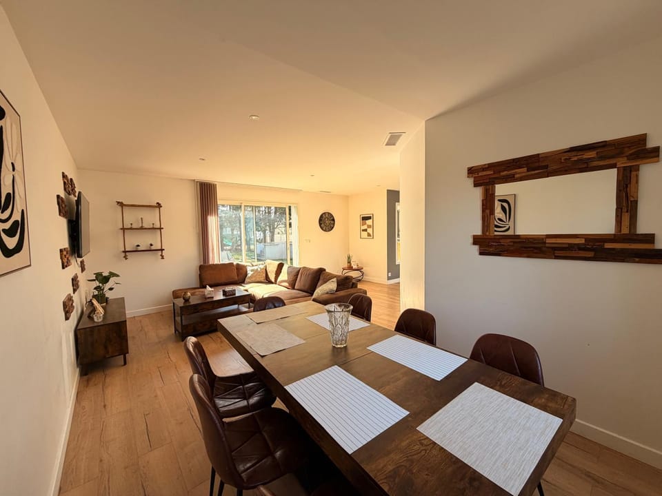 Maison avec piscine, idéale pour les vacances & séjours professionnels Apartment in Mérignac