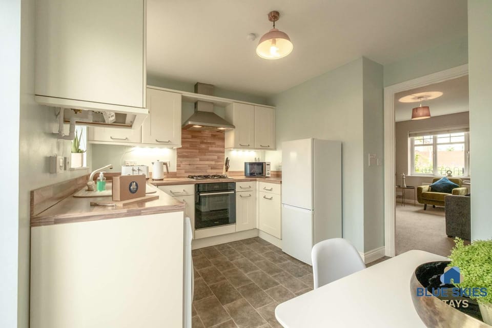 Merton House By Blue Skies Stays House in Middlesbrough