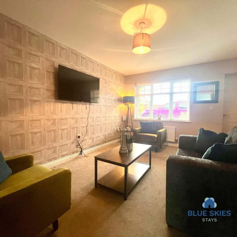 Merton House By Blue Skies Stays House in Middlesbrough