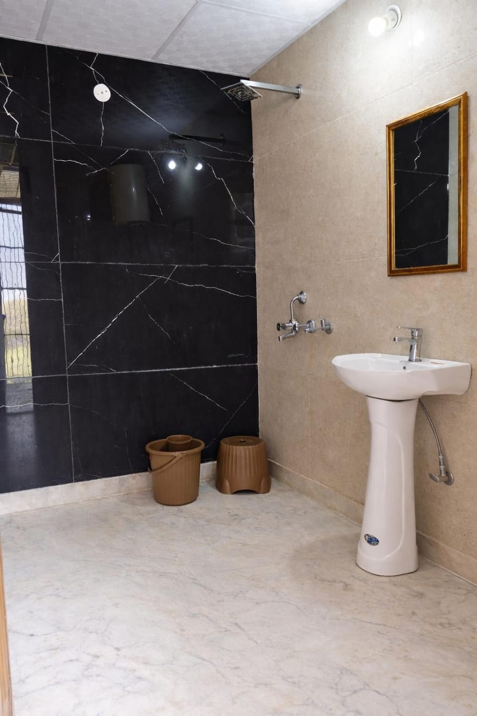 Spacious 2BHK Apartment - Near India Expo Mart Apartment in Haryana