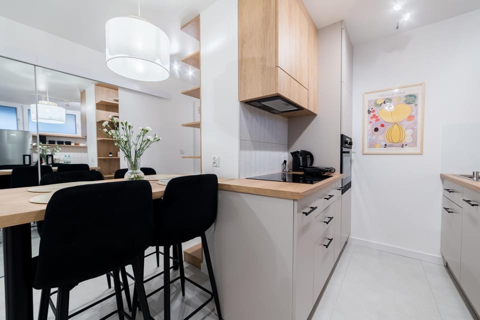 Kitchen or kitchenette, Dining area, oven, stove, toaster
