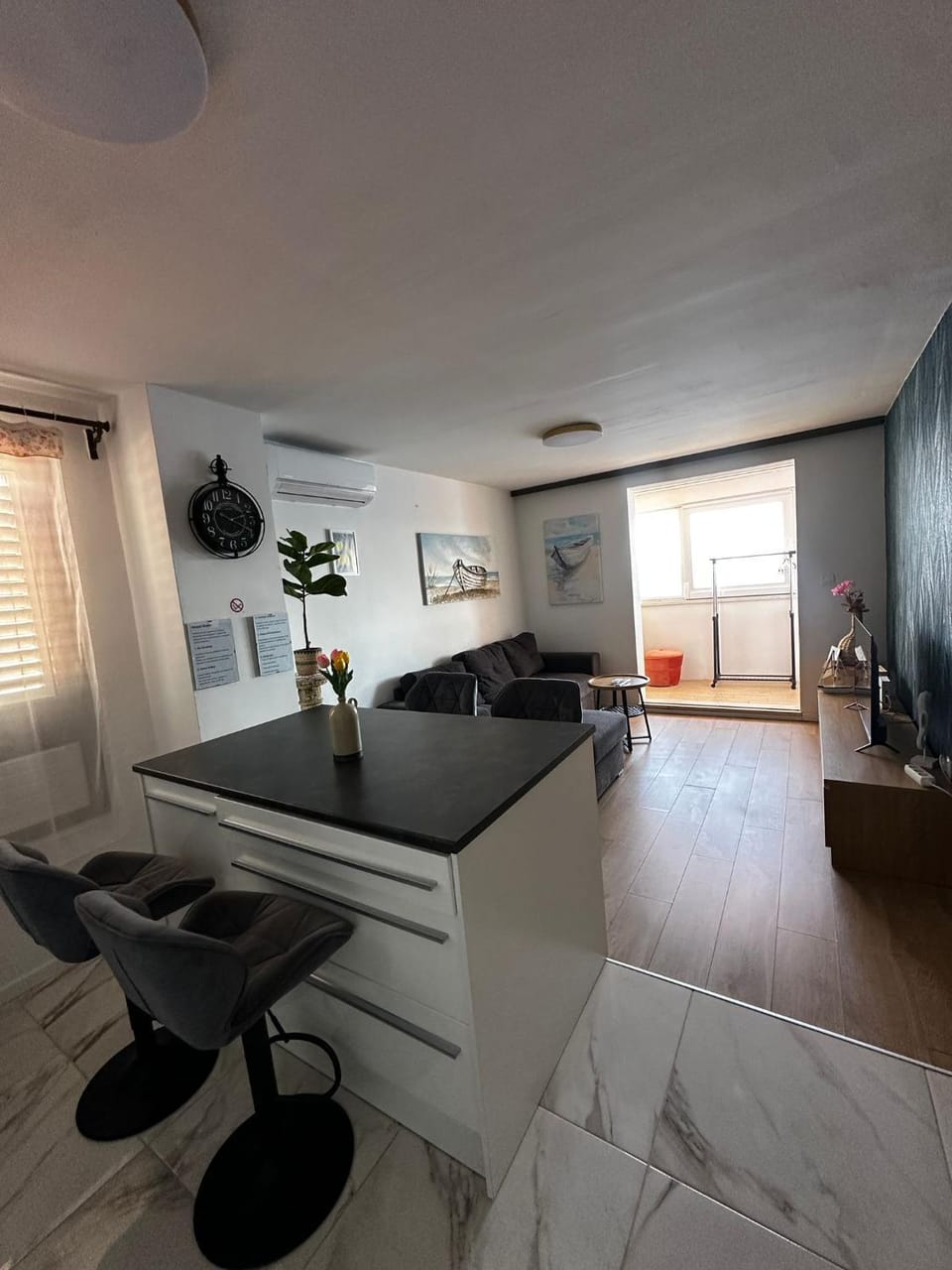 Dubrovnik Serenity- Beachfront Apartment with Panoramic Sea View and free Parking Apartment in Dubrovnik