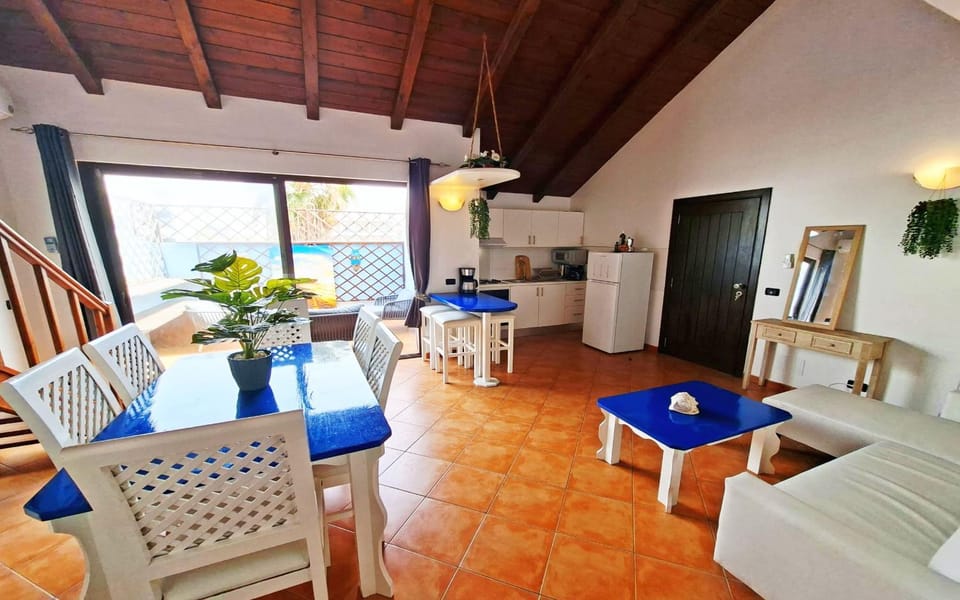 Pool House, StarlinkWiFi, Airconditioning! Direct access to private terrace and shared rooftop pool from the apt, by 'BeachHouseCaboVerde' Apartment in Santa Maria