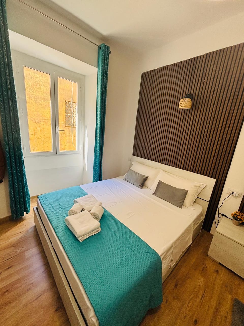 Bed, Photo of the whole room, Bedroom, towels