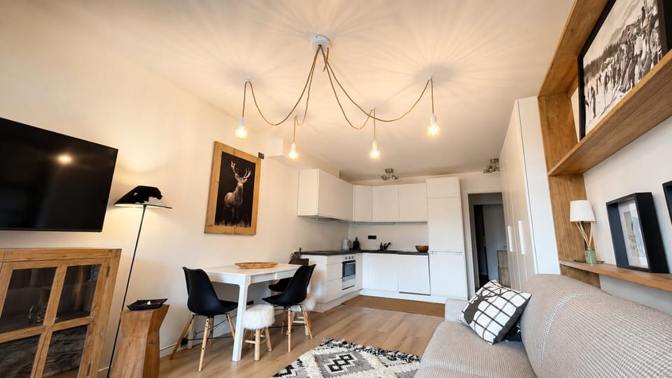 Hostdomus - Ski View Apartment in Sestriere