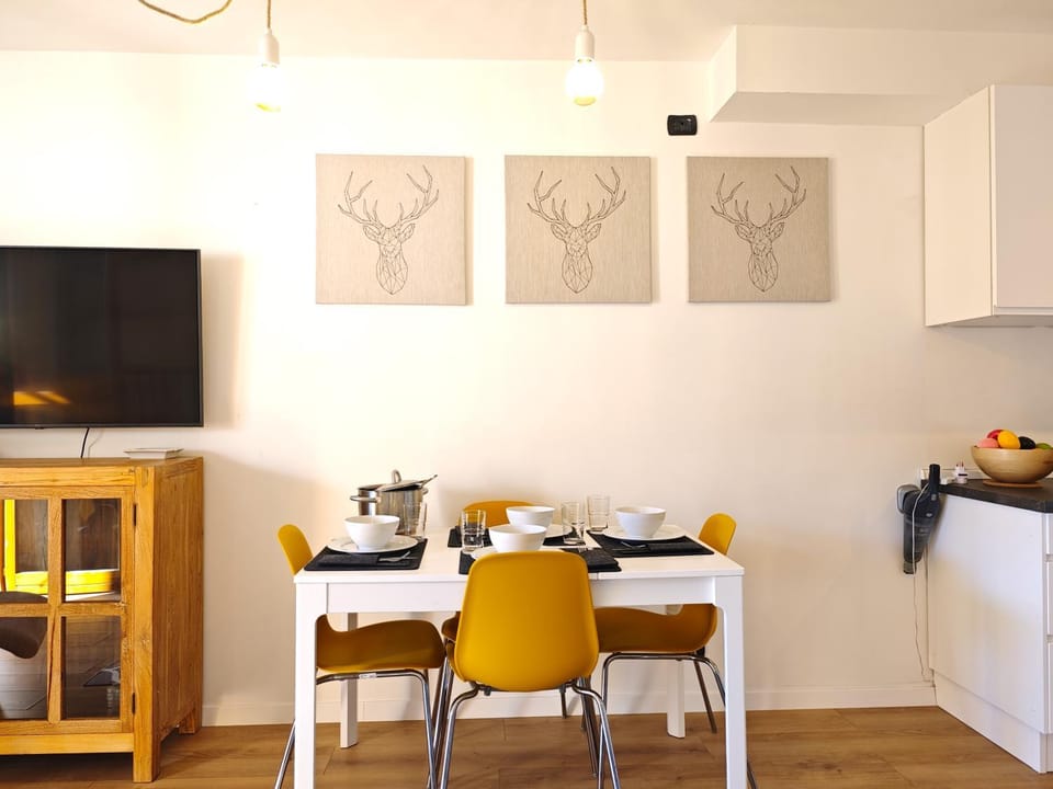 Hostdomus - Ski View Apartment in Sestriere