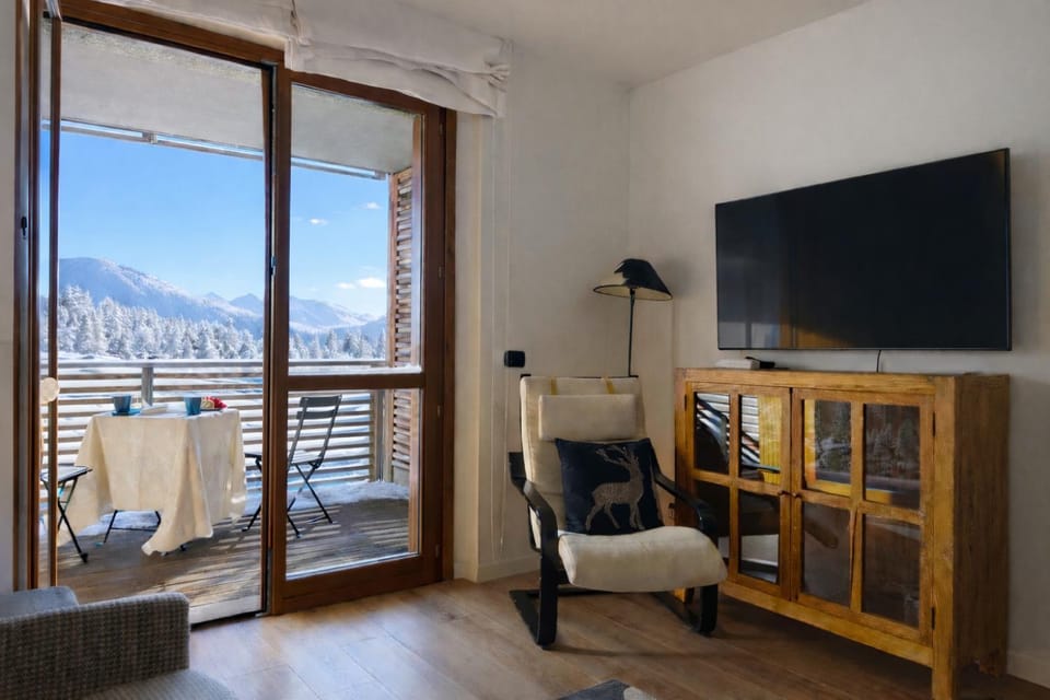 Hostdomus - Ski View Apartment in Sestriere