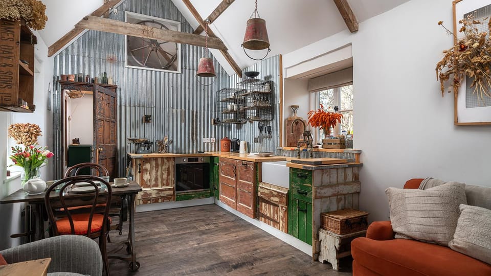 Dining area, kitchen