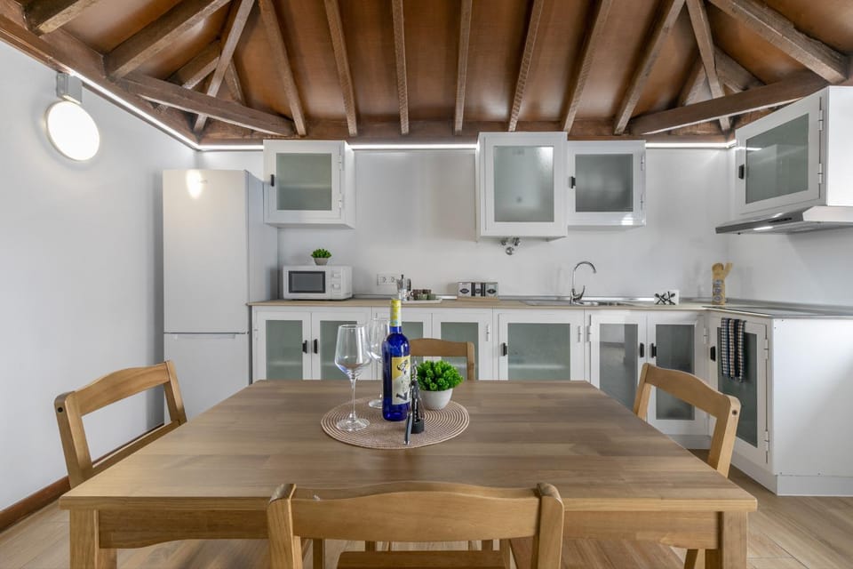 Property building, Kitchen or kitchenette, Living room