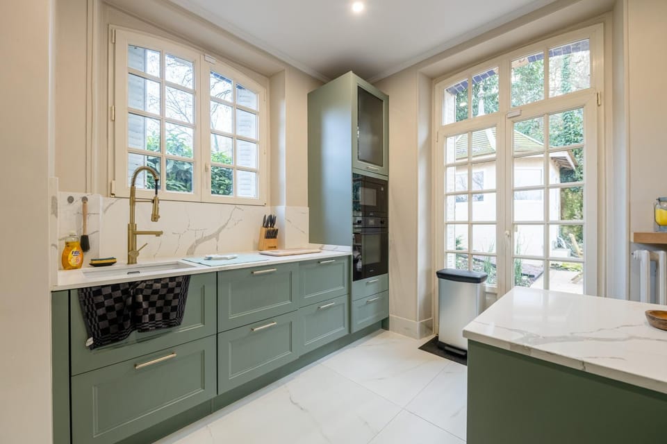 Kitchen or kitchenette, dishwasher, microwave, minibar, oven, stove, kitchen