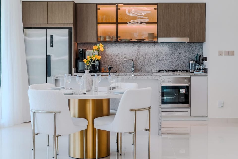 Kitchen or kitchenette, Dining area, oven, stove