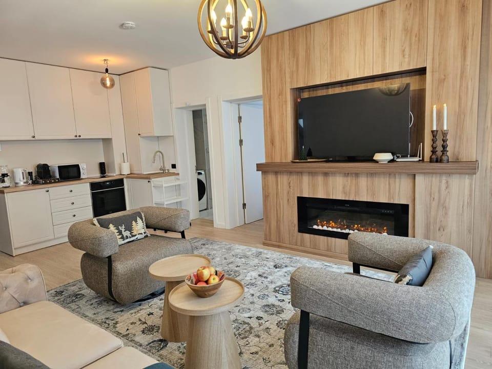 TV and multimedia, Kitchen or kitchenette, Living room, stove