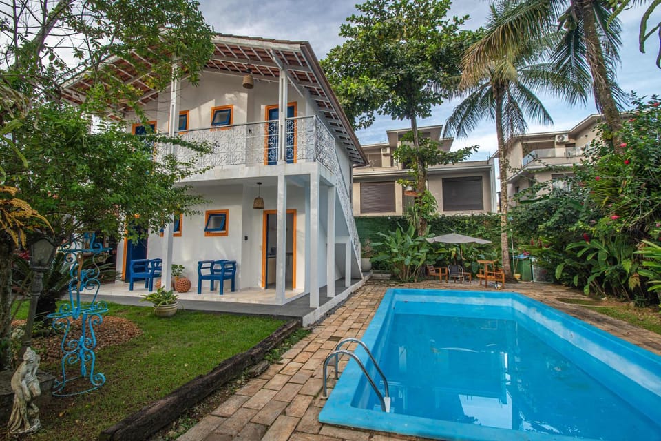 Property building, Garden view, Pool view, Swimming pool