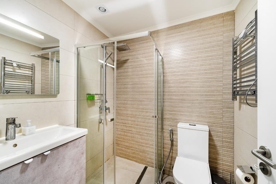 Shower, Toilet, Bathroom