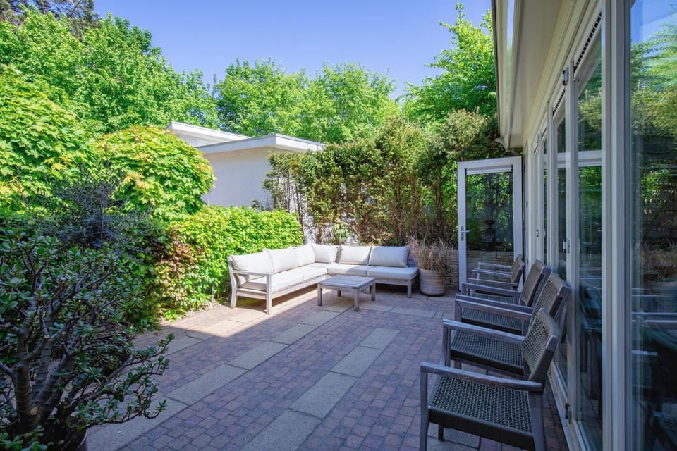Garden, Seating area