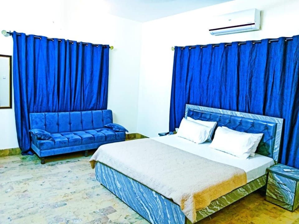 Comfy Rooms Bed and Breakfast in Karachi