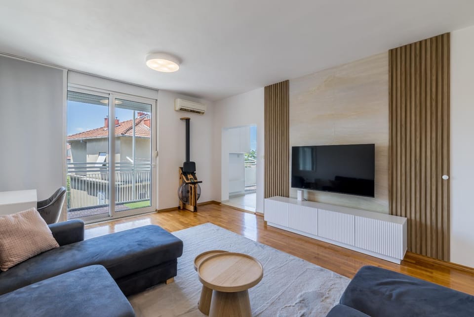 TV and multimedia, Living room, Seating area