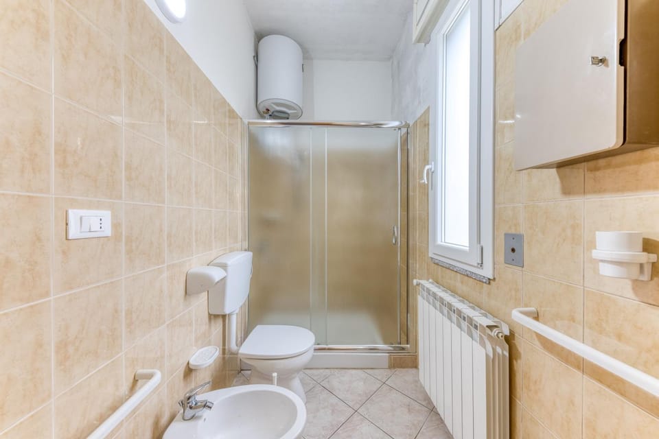 Bathroom, Living room