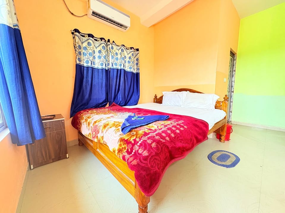 Bed, Photo of the whole room, Bedroom, air conditioner