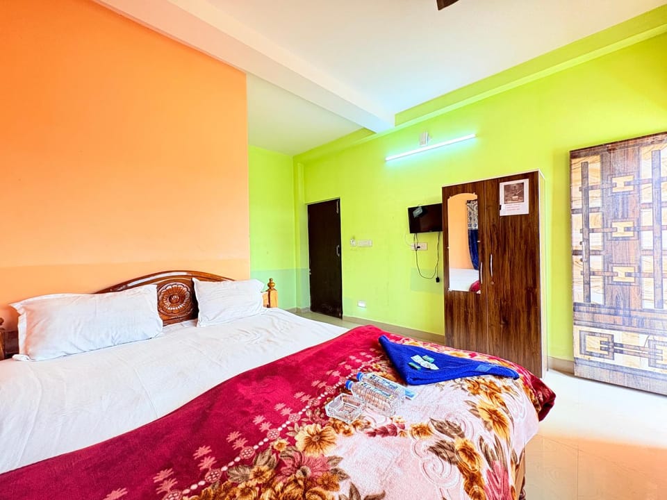 Bed, TV and multimedia, Photo of the whole room, Bedroom, wardrobe