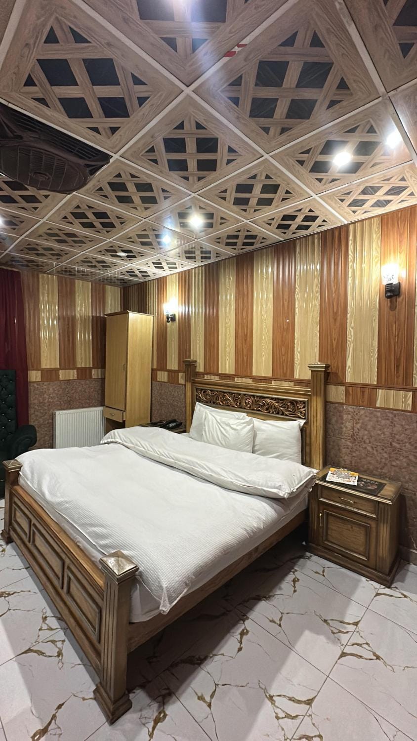 Al-Qamar Hotel in Punjab
