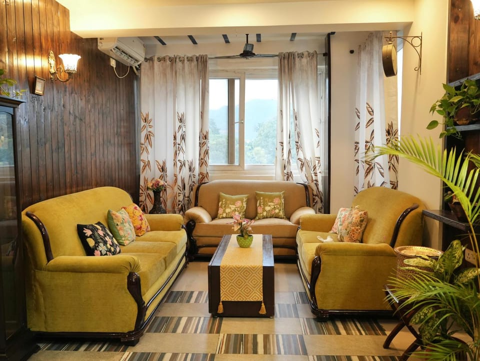 Living room, Seating area
