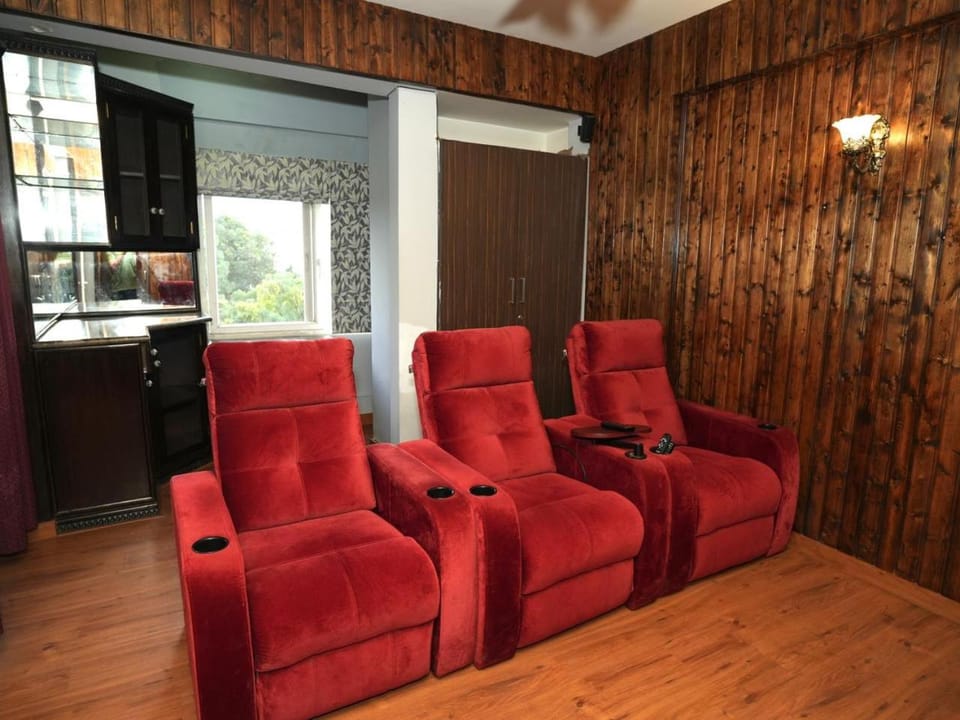 TV and multimedia, Seating area