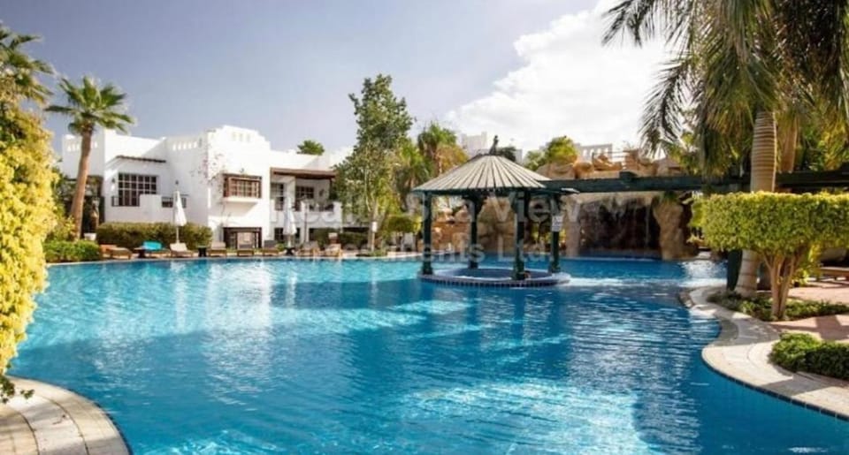 Property building, Day, Garden, Garden view, Pool view, Swimming pool, Swimming pool, sunbed