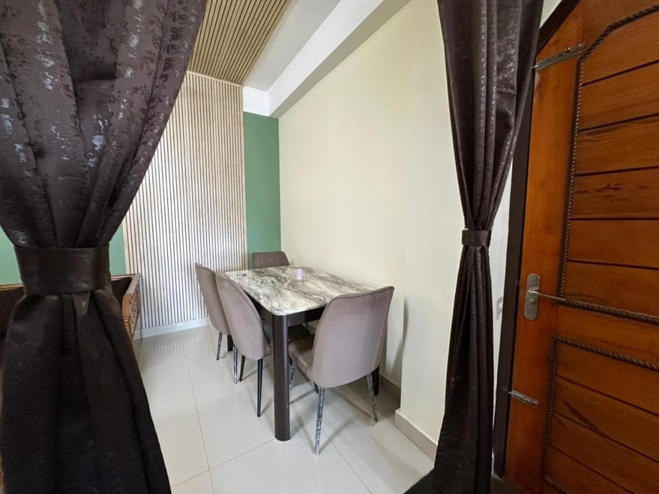 Zen Luxe Abode Bed and Breakfast in West Bengal