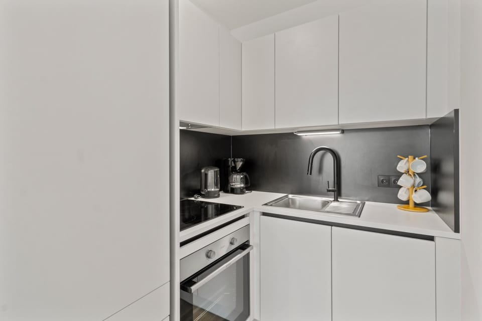 1-BR with Outdoor Space - Onsite Parking for 19,90 per Day Apartment in Vienna