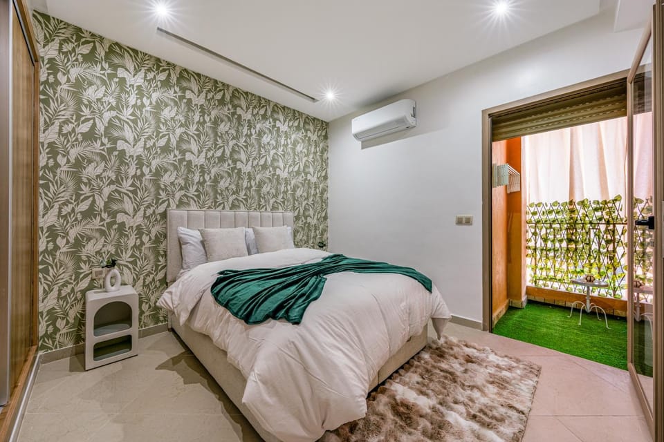 Bed, Photo of the whole room, Bedroom, air conditioner