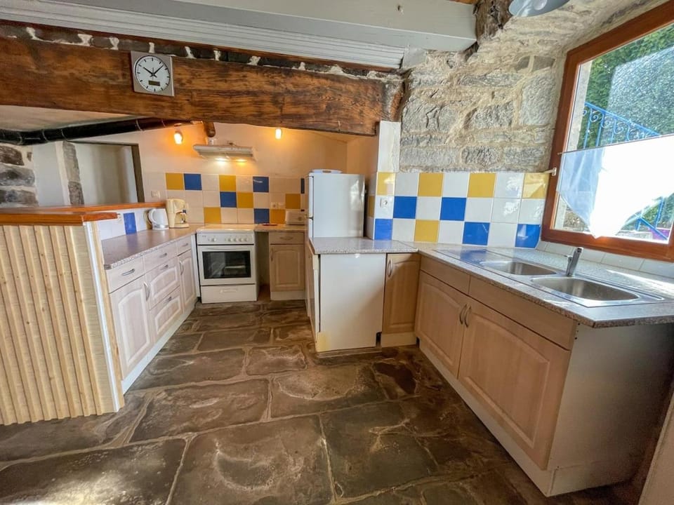 dishwasher, oven, stove, toaster, washing machine