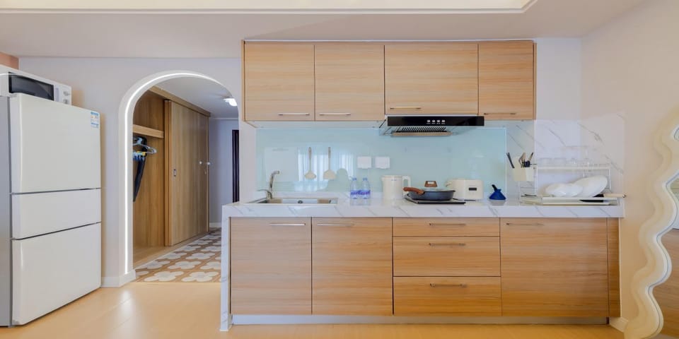 Kitchen or kitchenette