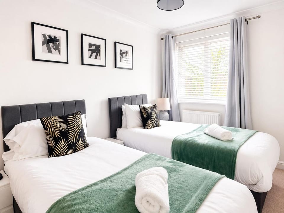 The Hardy Ashford - Free Parking 2x House in Ashford