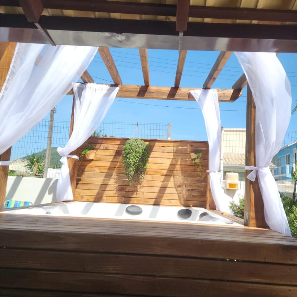 Casa com piscina e jacuzzi House in Florianopolis