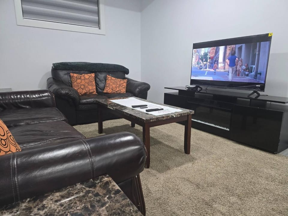 Communal lounge/ TV room, TV and multimedia, Living room