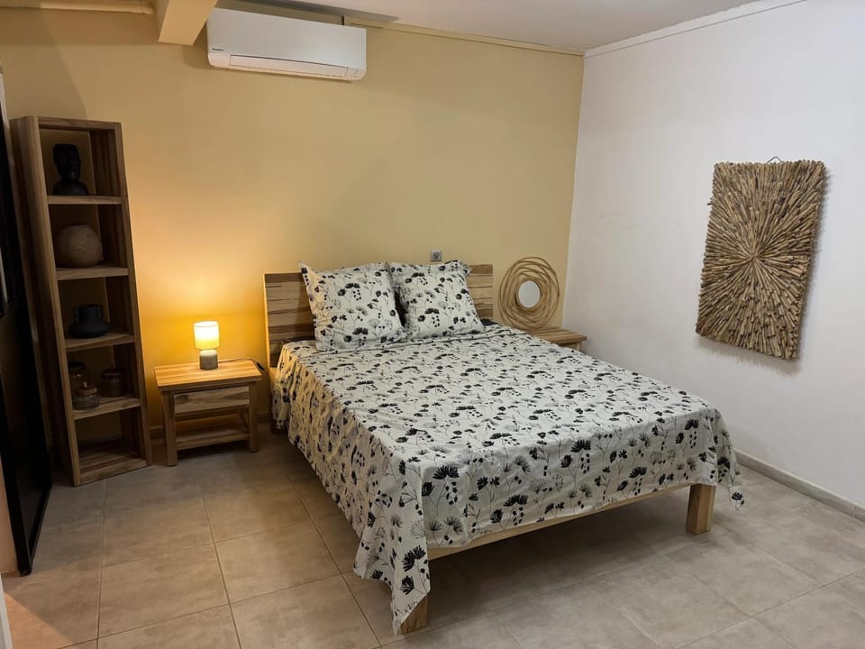 Studio charmant avec vue mer à Tartane, 22 m², terrasse. Apartment in La Trinité