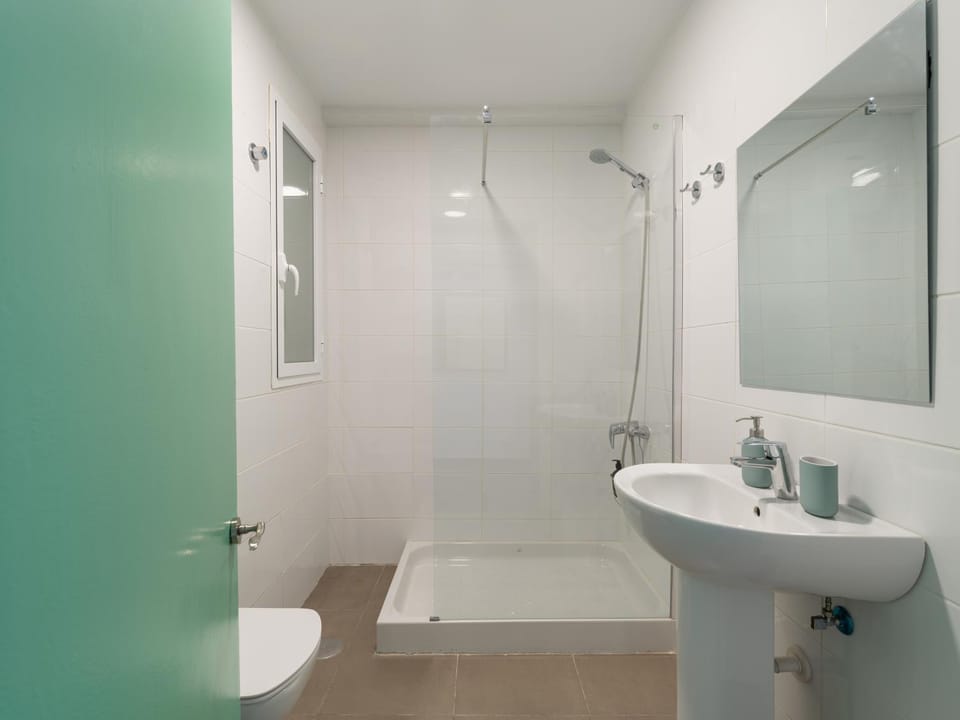 Shower, Bathroom, towels