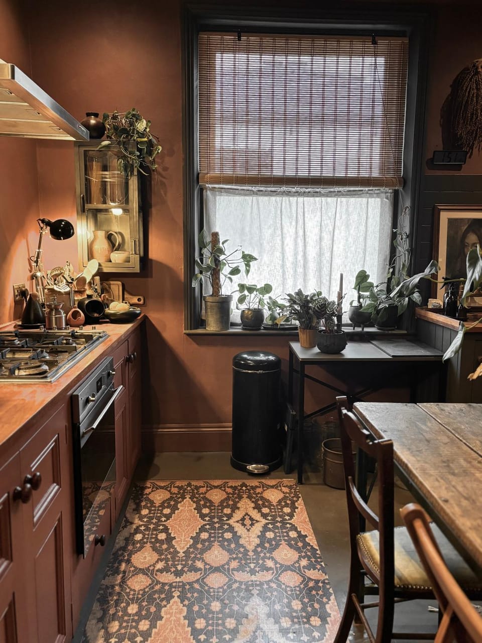 Kitchen or kitchenette, Dining area