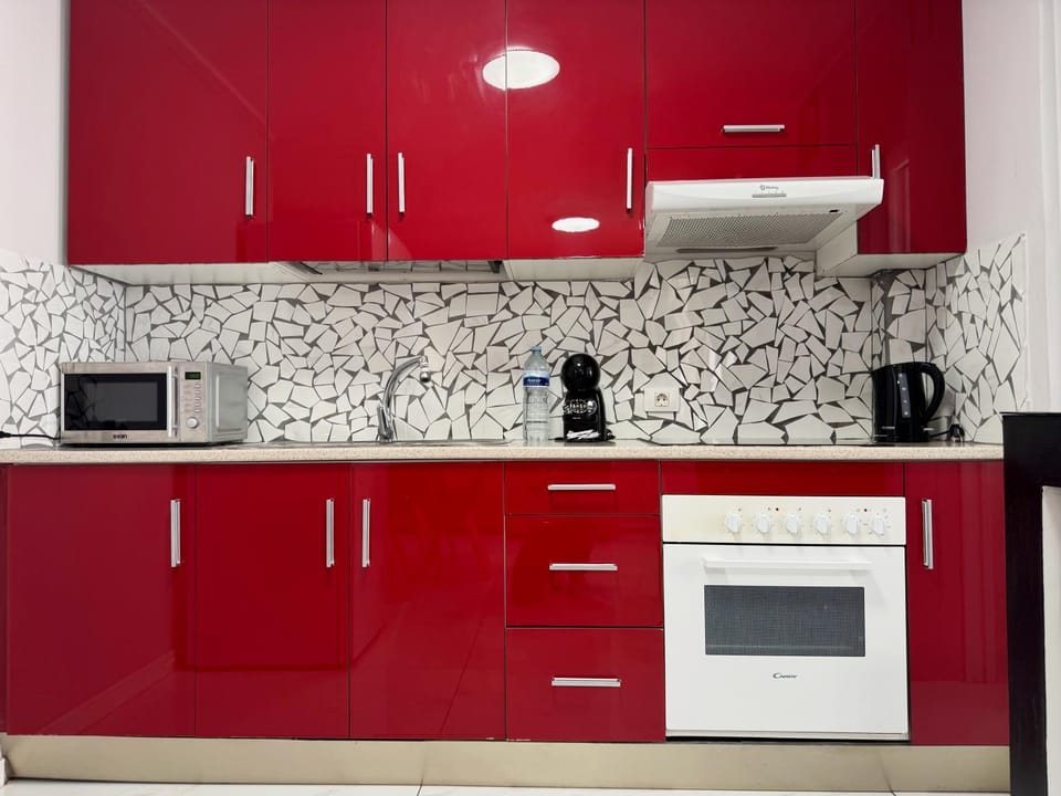 microwave, oven, stove, kitchen