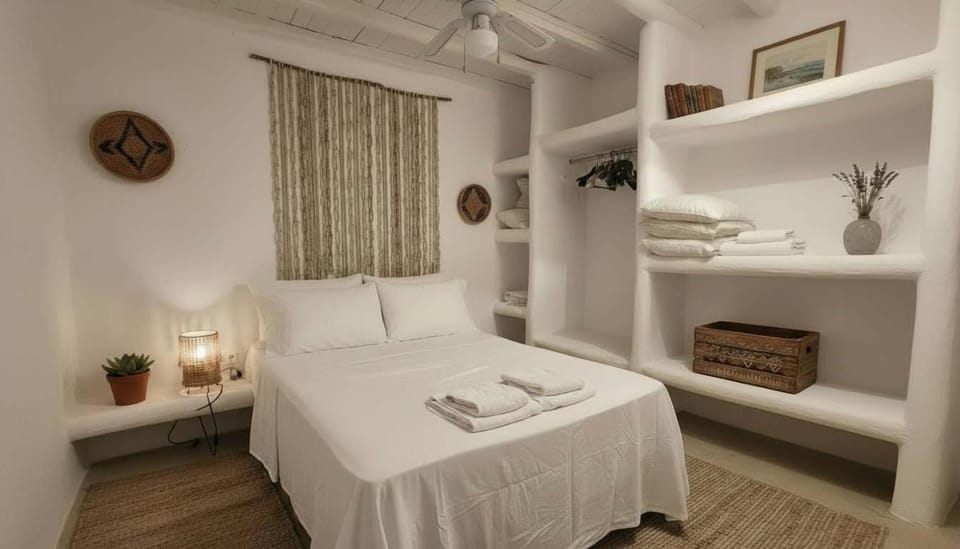 Stunning Sea-View Villa w Access to Shared Pools Apartment in Mykonos, Mikonos 846 00, Greece